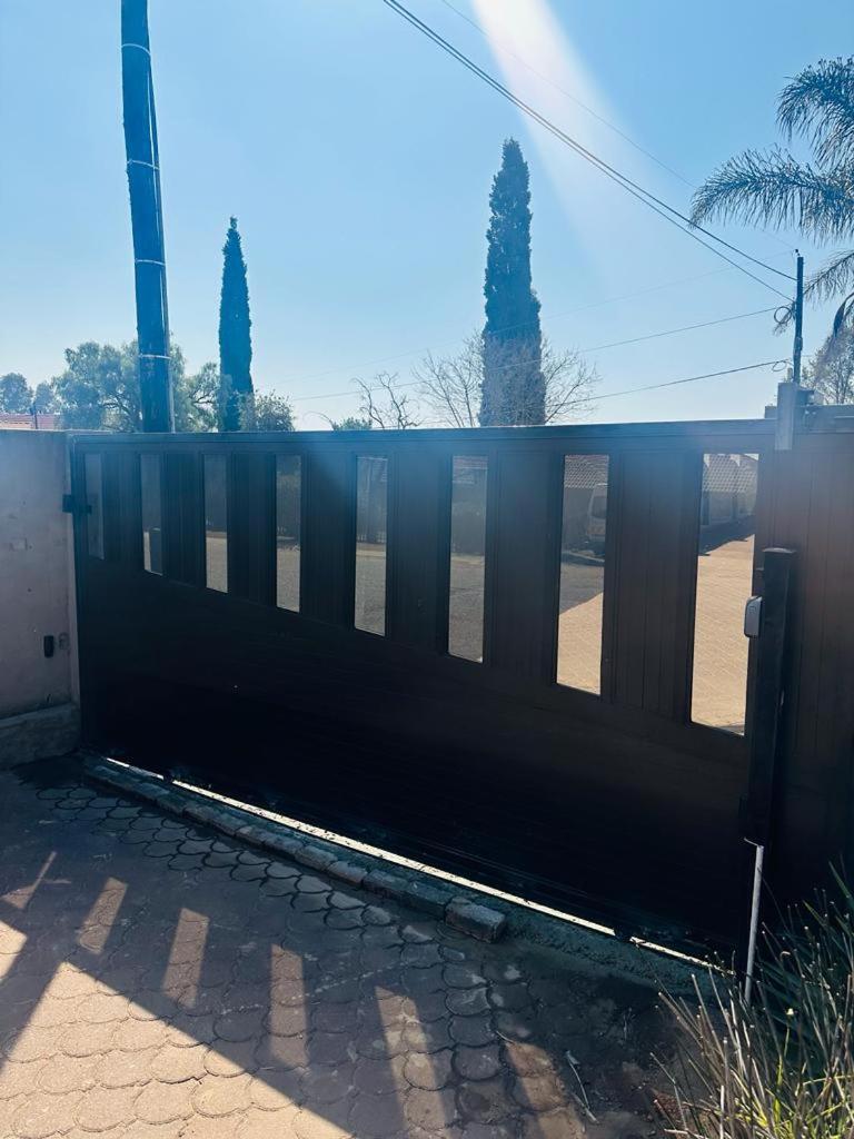 Sunrise Boutique Hotel Witbank Eksteriør bilde