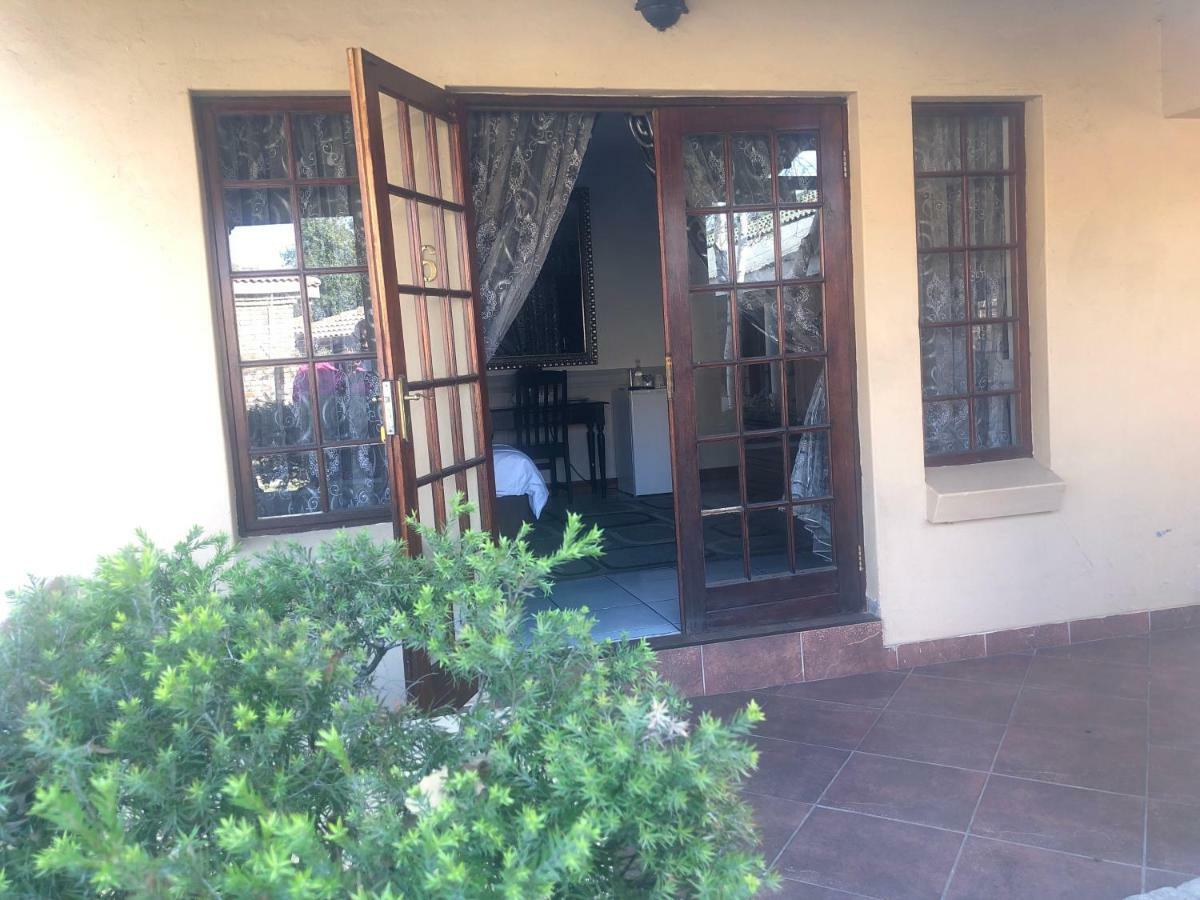 Sunrise Boutique Hotel Witbank Eksteriør bilde